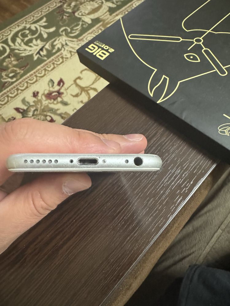 Iphone 6  16 gb …….