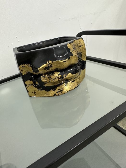 Ваза в форме губ