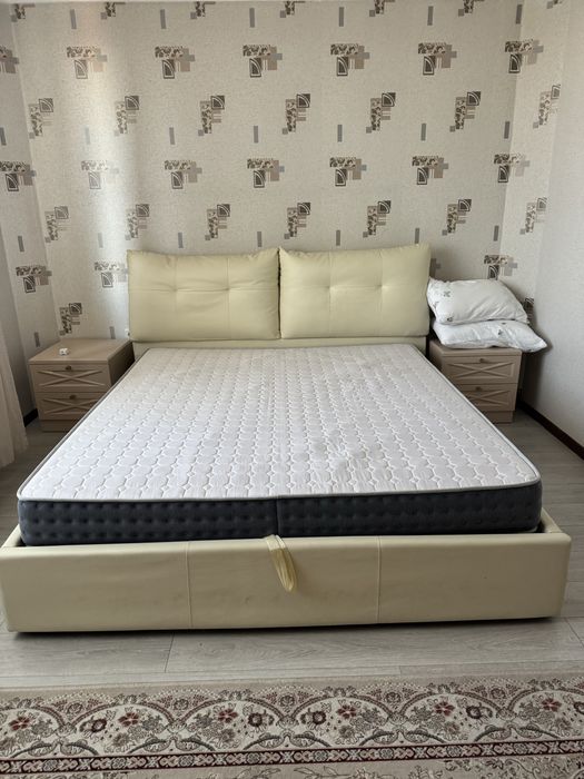 Продам кровать с матрасом