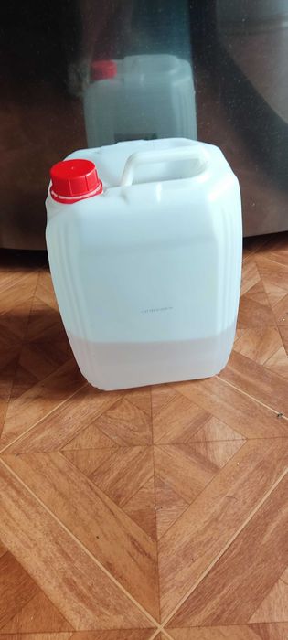 Продам канистры 5 л пластиковые чистые