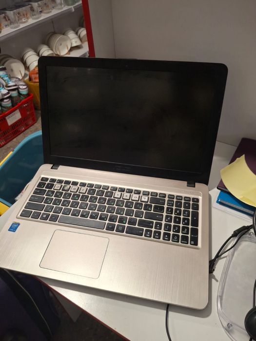 Продам ноутбук в отличном состоянии