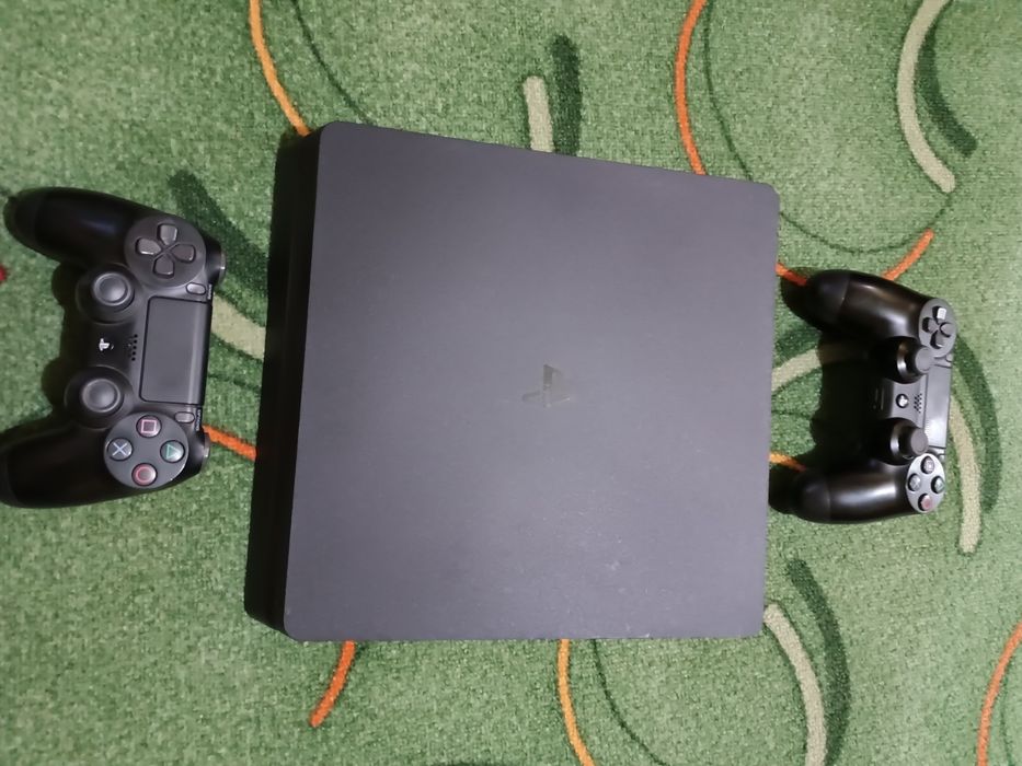 Ps4 slim 825gb + jocuri