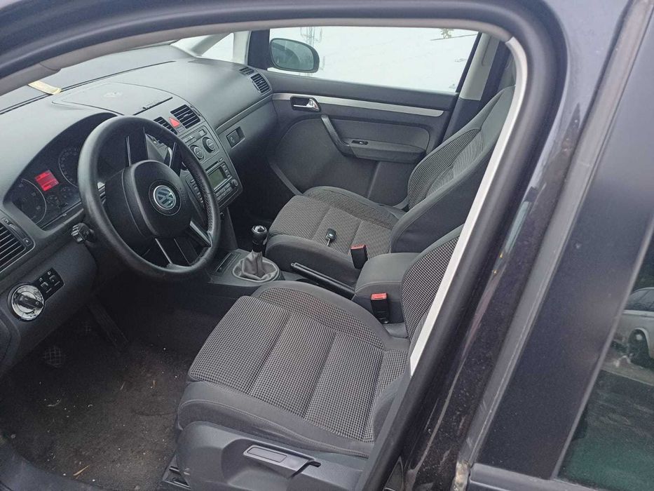 Volkswagen Touran 2.0 TDI (136 CP) 2004, 7 locuri