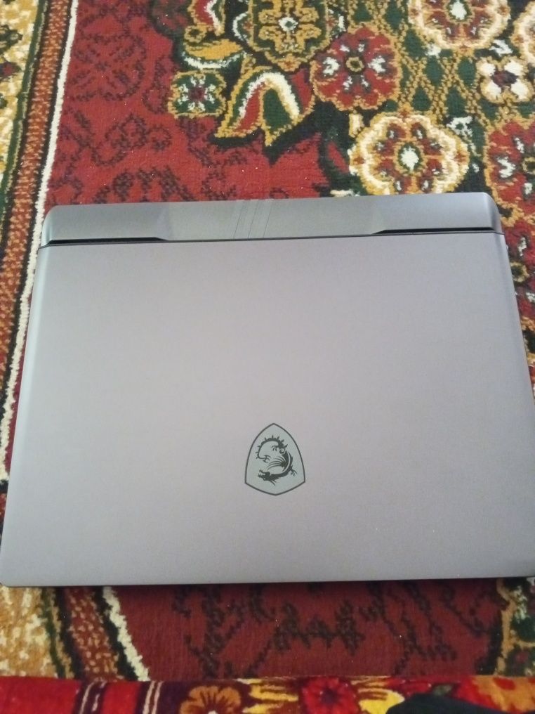 MSİ Vector noutbuk  i9