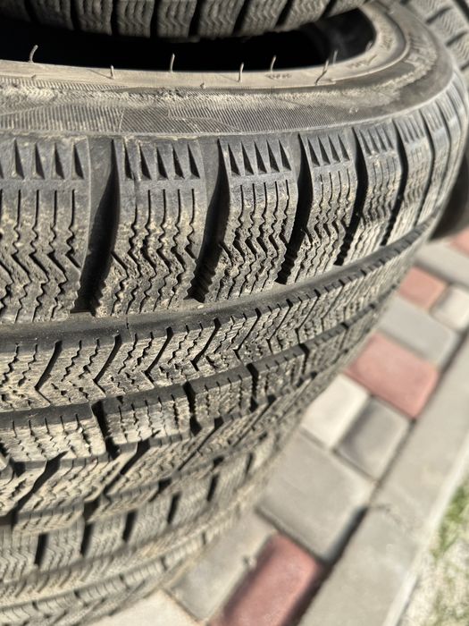 Шины зимние r17, 4шины в комплекте