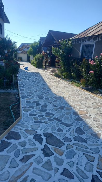 Piatra naturala de munte și Gazon rulou