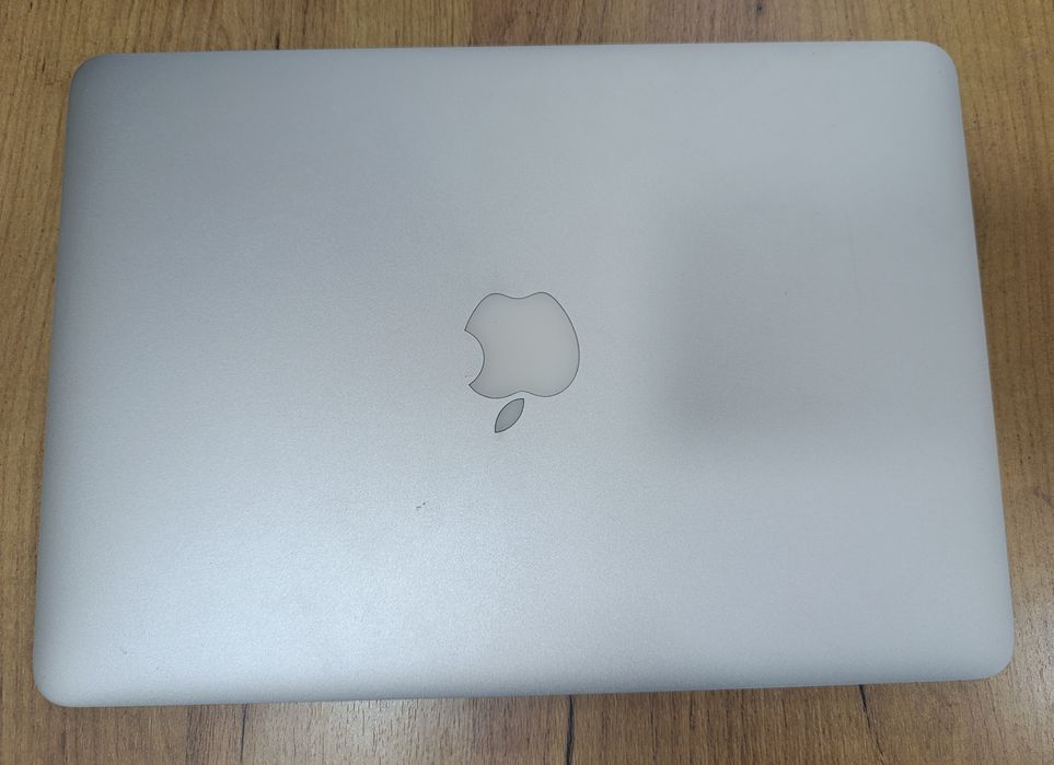 Macbook Pro sotiladi