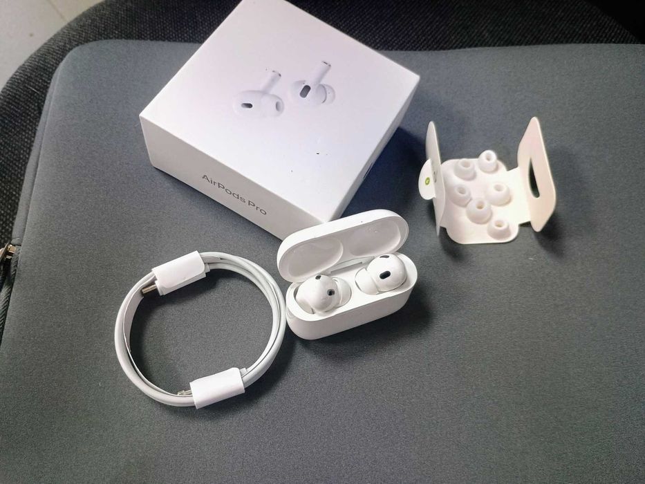 Безжични слушалки ,Airpods Pro (2nd Generation) Калъф MagSafe (USB-C)