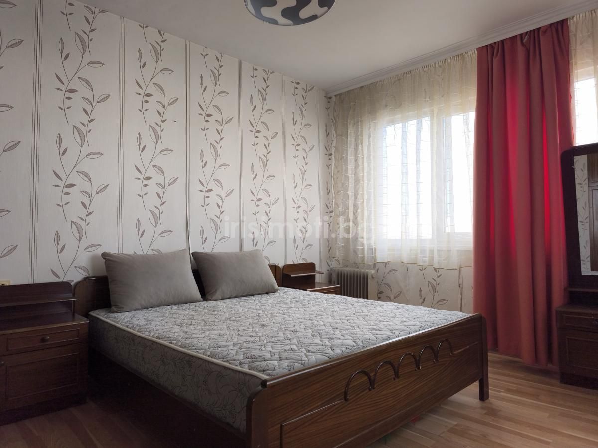 Под наем двустаен, €430, 70кв.м. в Надежда 1