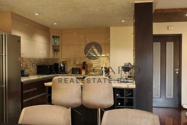 Продава се Четиристаен апартамент в Пловдив, Кючук Париж - 193 кв.м за 2167 €/кв.м - Снимка #3