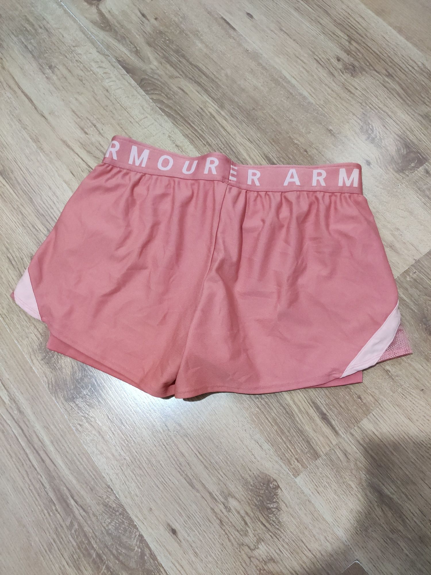 Pantaloni scurți de damă Under Armour HeatGear mărimea L