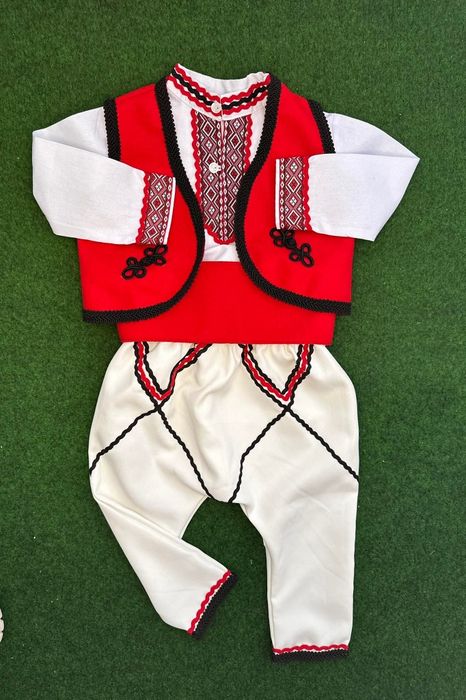 Народни носии за празници