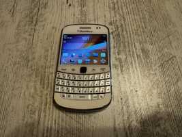 BlackBerry 9900  white