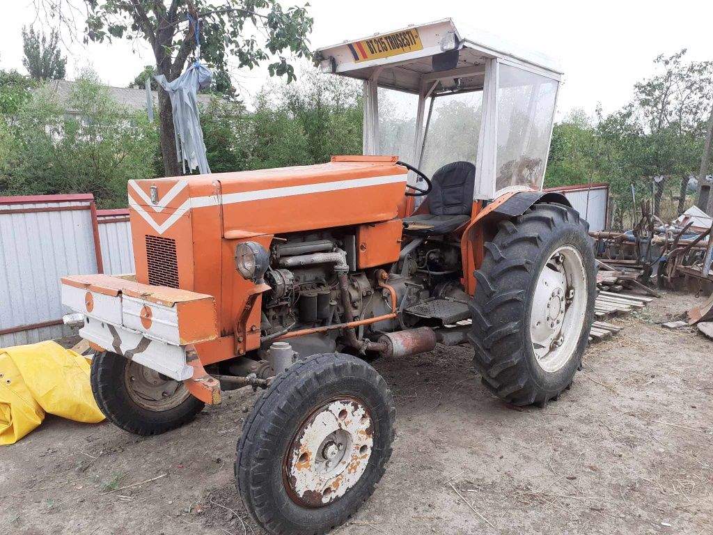 Vând tractor Fiat