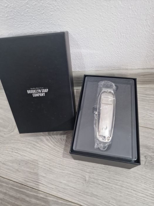 Vand masina de tuns Skeleton  FX si Brooklyn soap company