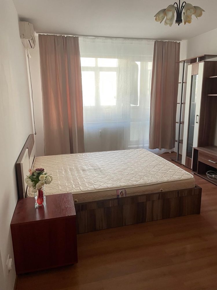 Garsoniera bloc mixt Titan metrou particular