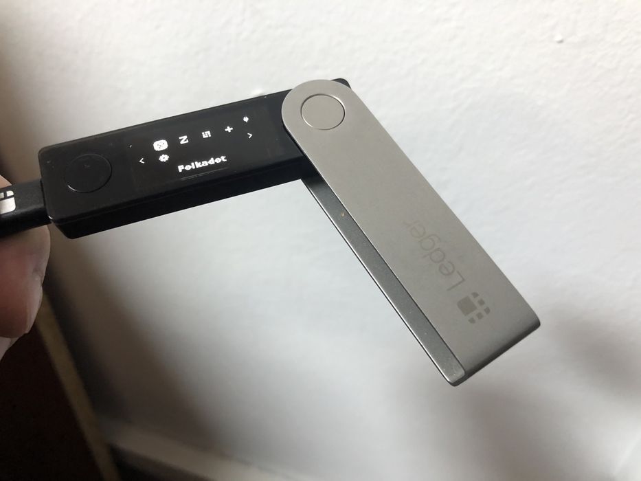Vand Ledger NANO X - portofel hardware
