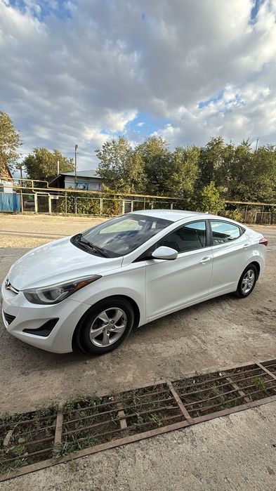 Hyundai Elantra 2015 / 1.6 бензин / автомат / Грузиядан келген