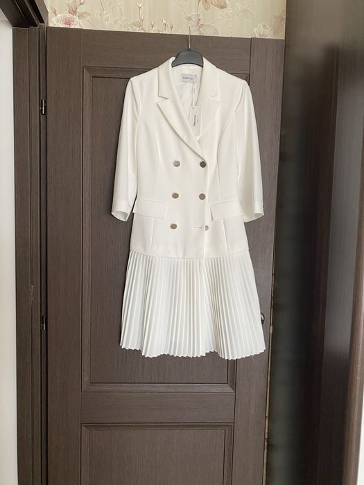 Платье белое новое