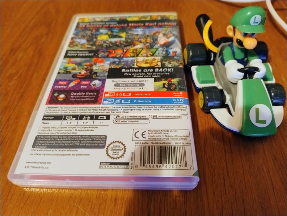 Nintendo Switch: Mario Kart 8 Deluxe +figurina Luigi Kart+collectibles