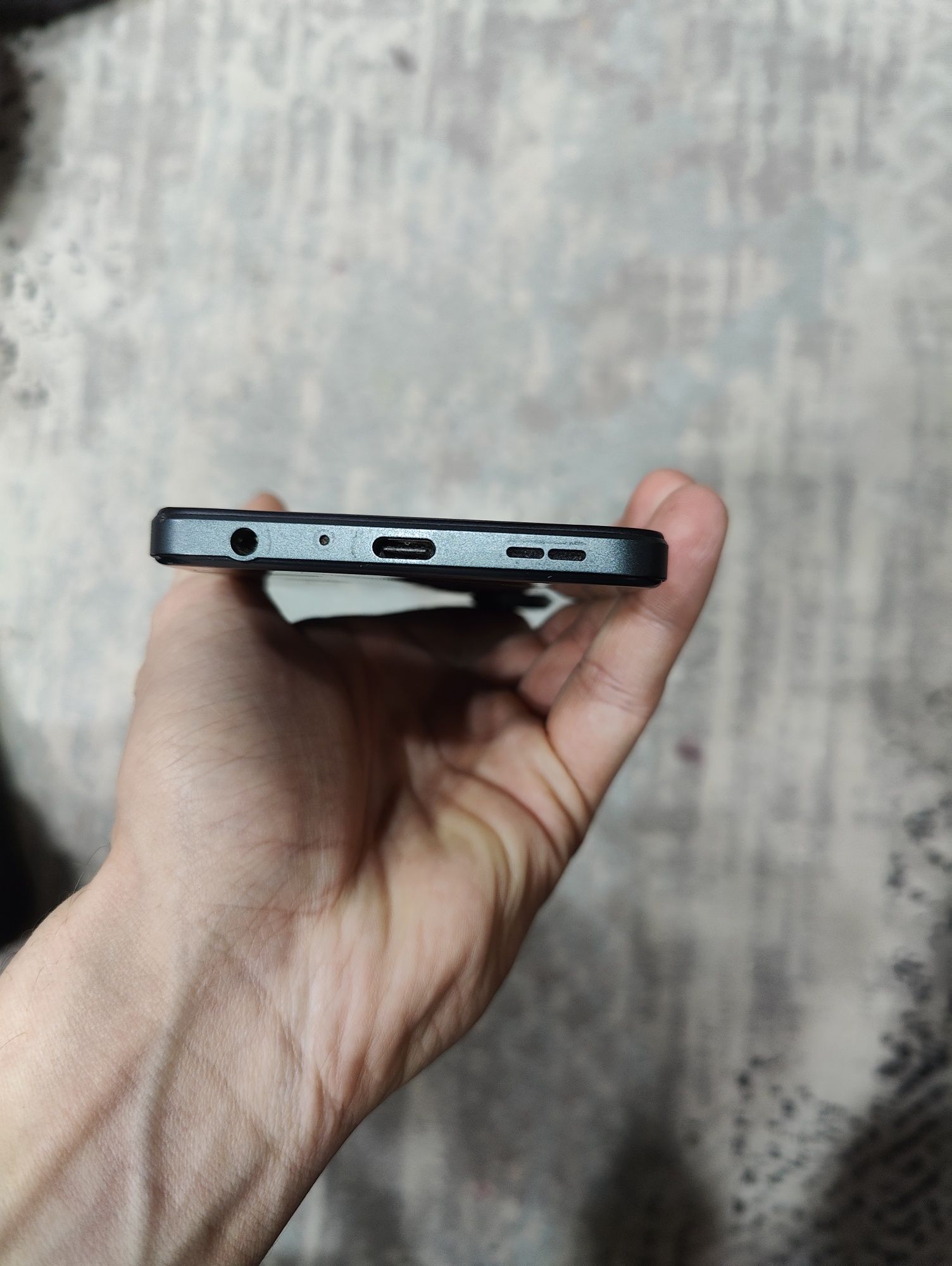 Продам смартфон One plus core 3 CE lite