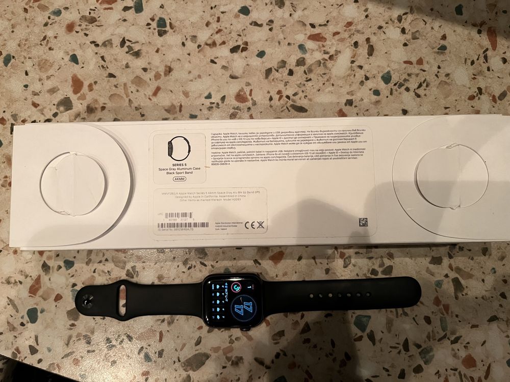 Часовник Apple Watch Series 5 Sport Band 44 mm