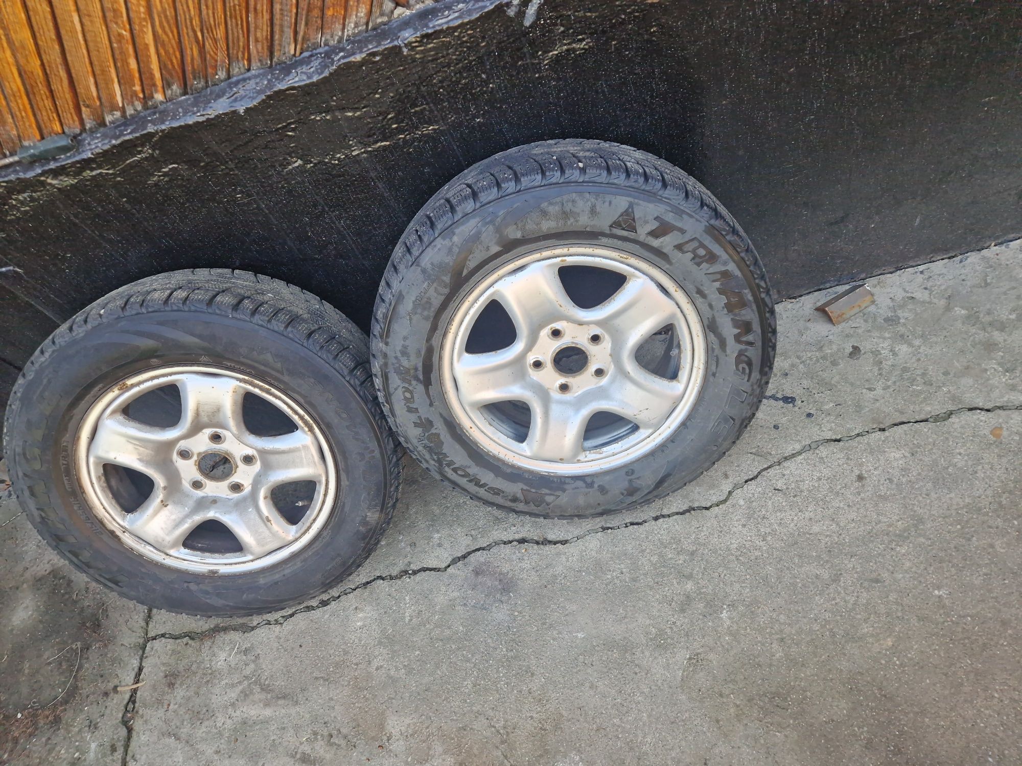 Продам комплект литых дисков с зимней резиной R16, 5x114.3