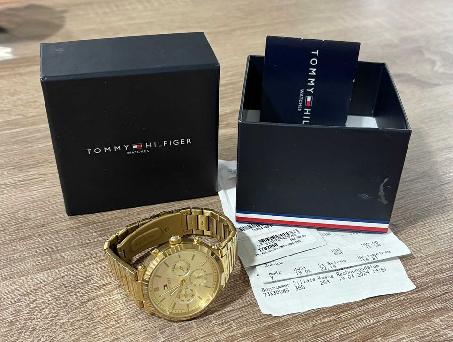 Дамски часовник TOMMY HILFIGER 3022