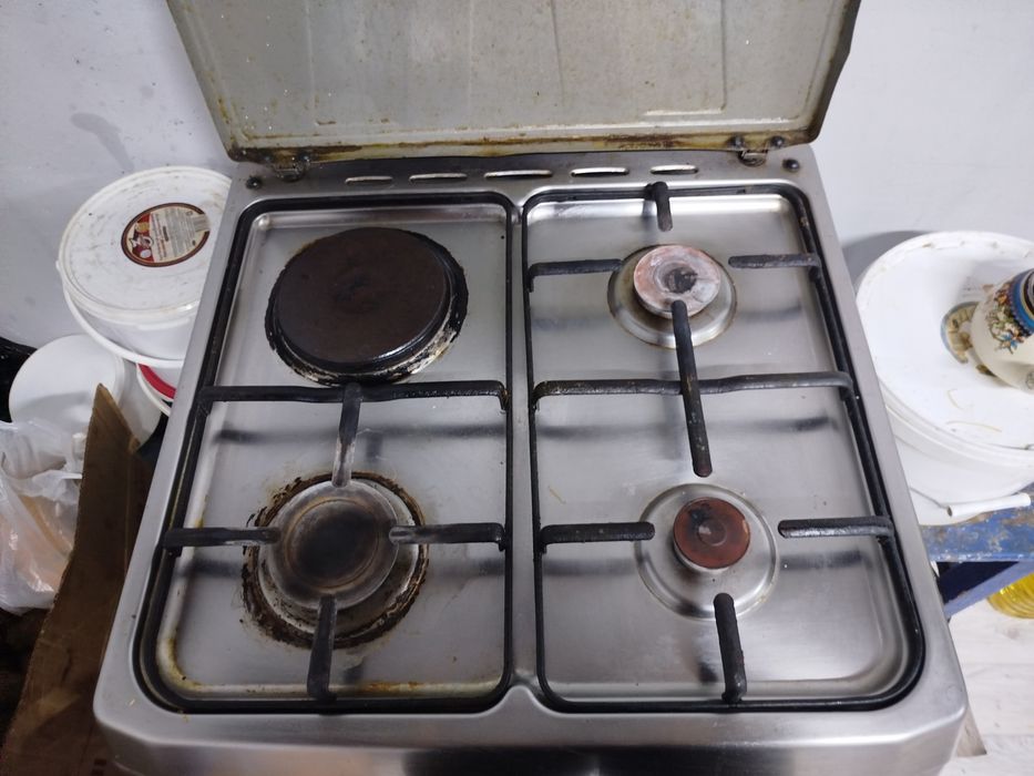 Газовая печь 4 комфорки(1 электрическая)