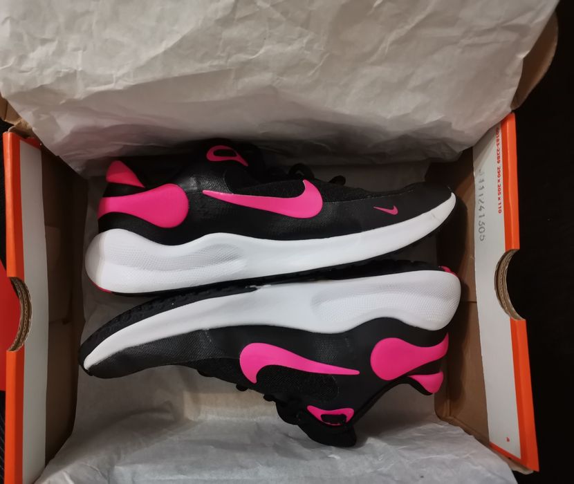 Дамски маратонки Nike