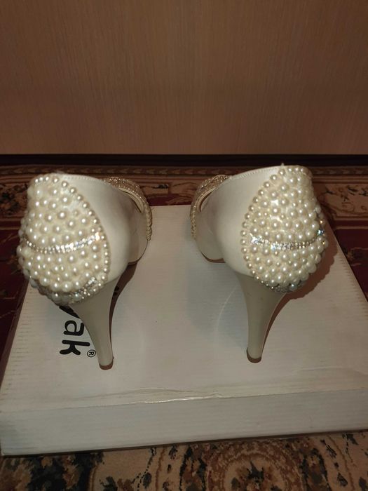 Pantofi mireasa cu perle si strasuri, 37
