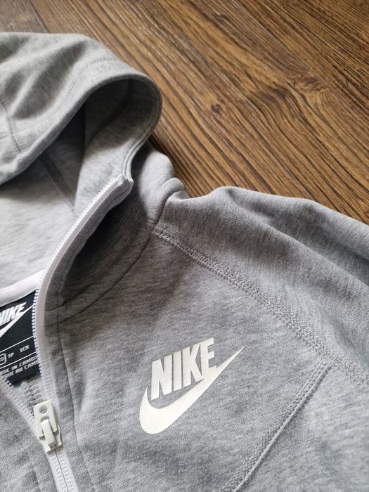 Страхотно дамско спортно горнище NIKE размер XS