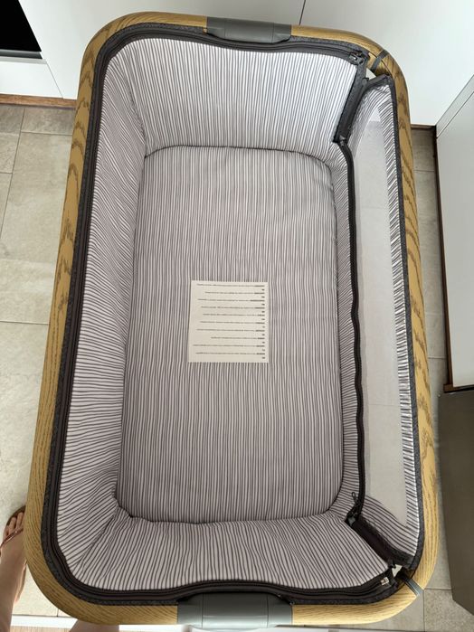 Бебешко легло next to me