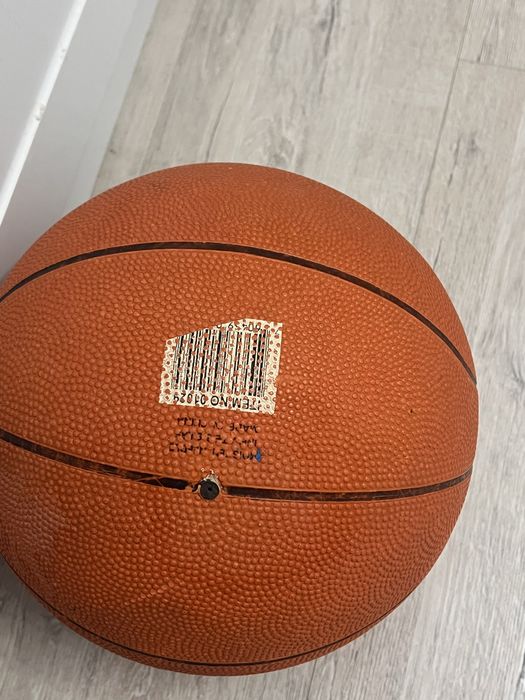 Продается баскетбольный мяч