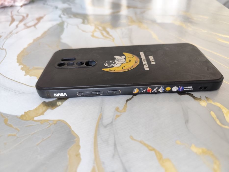 Продам чехол на редми 9 /Xiaomi redmi 9