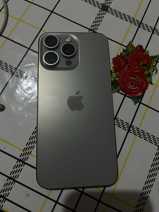 15 Про макс в идеальном состоение!! Емкость85%