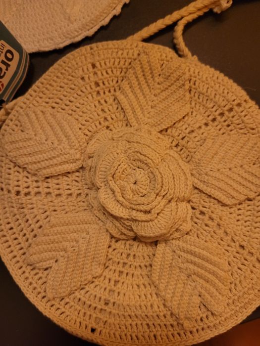 Ръчно плетени чантички на една кука