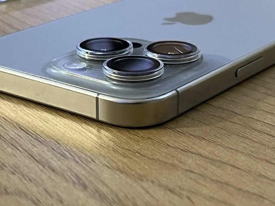 Бартер като нов iPhone 15 pro max 156gb natural 92%