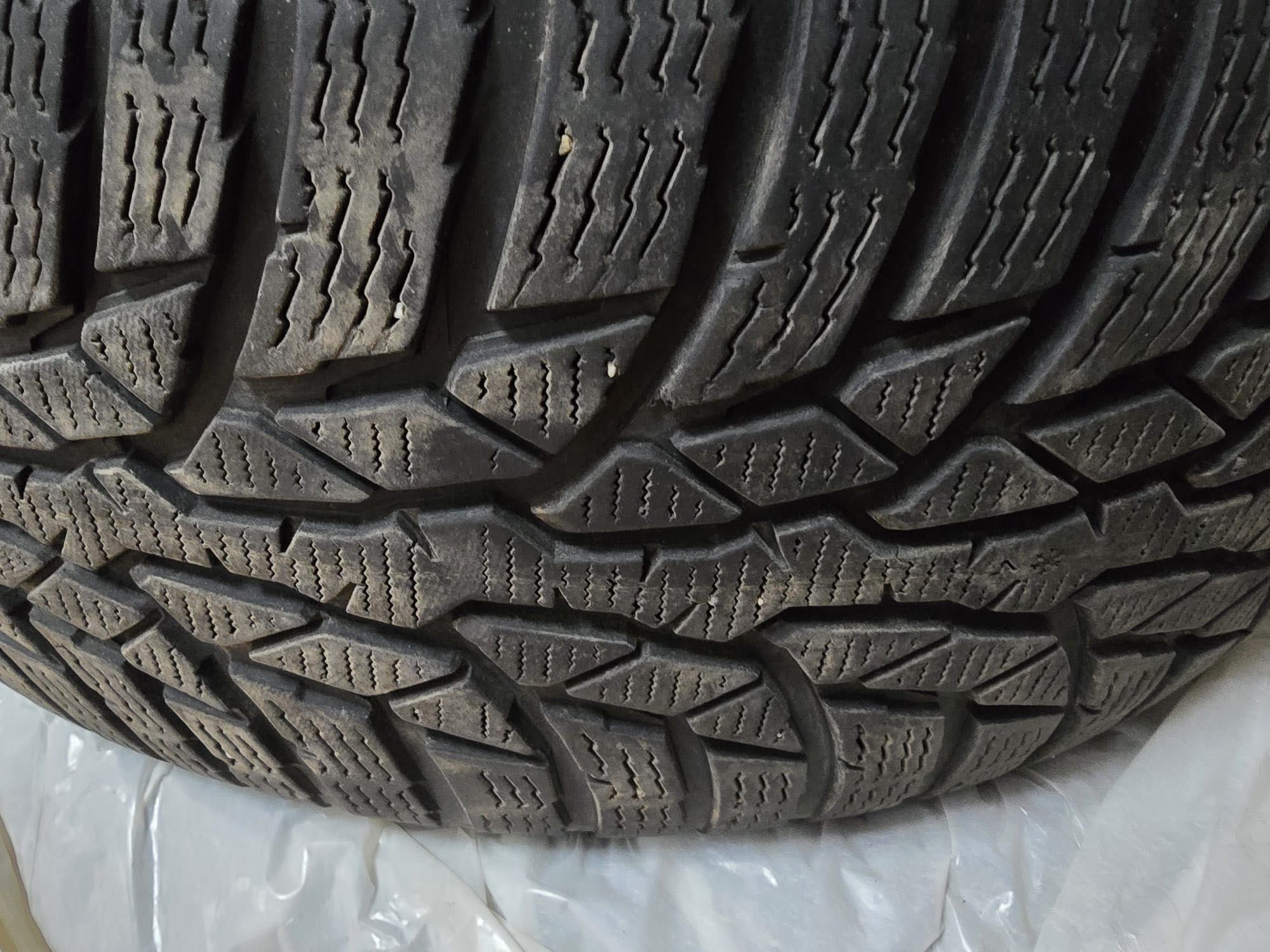 Anvelope iarna 225/55 R17