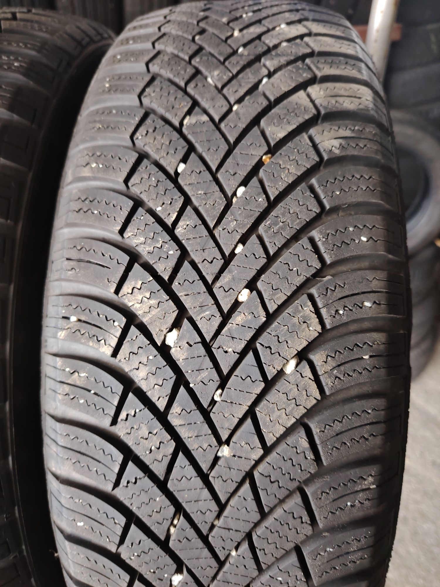 205/60 R16 Nexen WinGuard iarnă M+S dot 4021