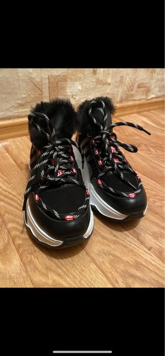Кроссовки зимние