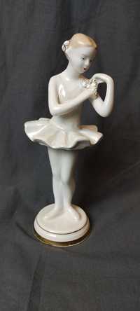 Фарфоровая статуэтка балерина с розочкой ДФЗ фигурка ссср