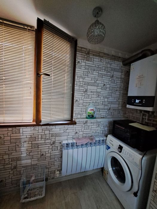 Srochna Sagdianada 2 xonalik 1-etaj uy sotiladi.