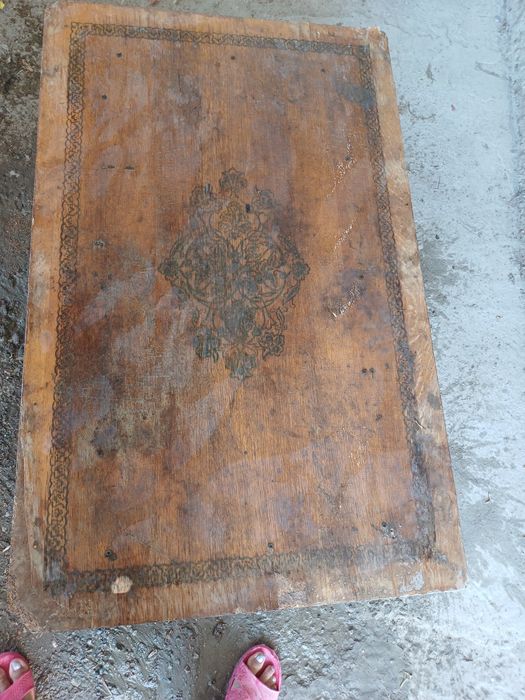 Маленький чайный стол