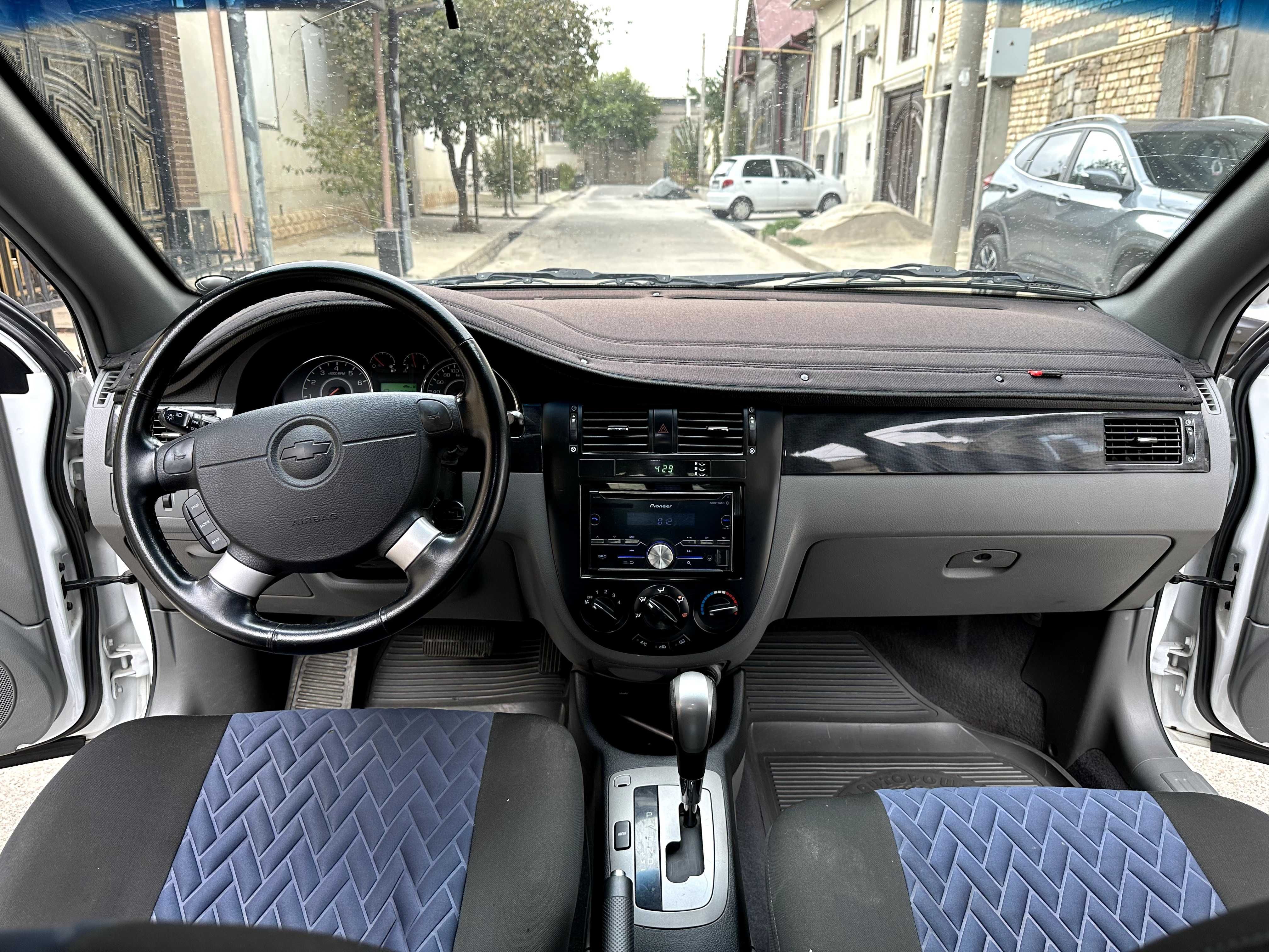 Chevrolet Gentra AT