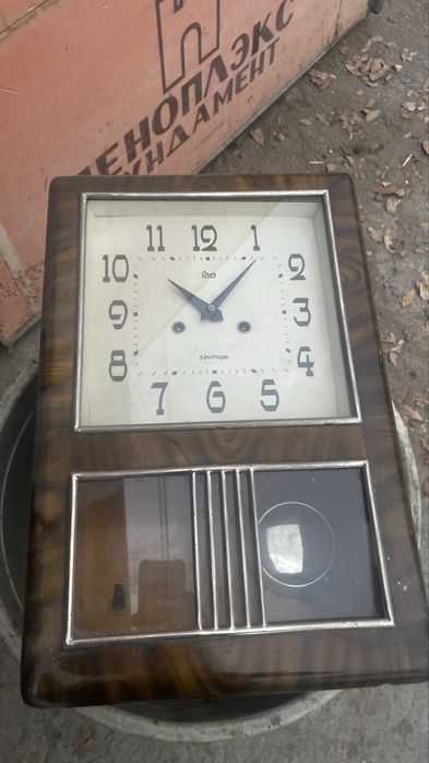 Часы СССР МЕХАНИЧЕСКИЕ настенные. А рабочем состоянии