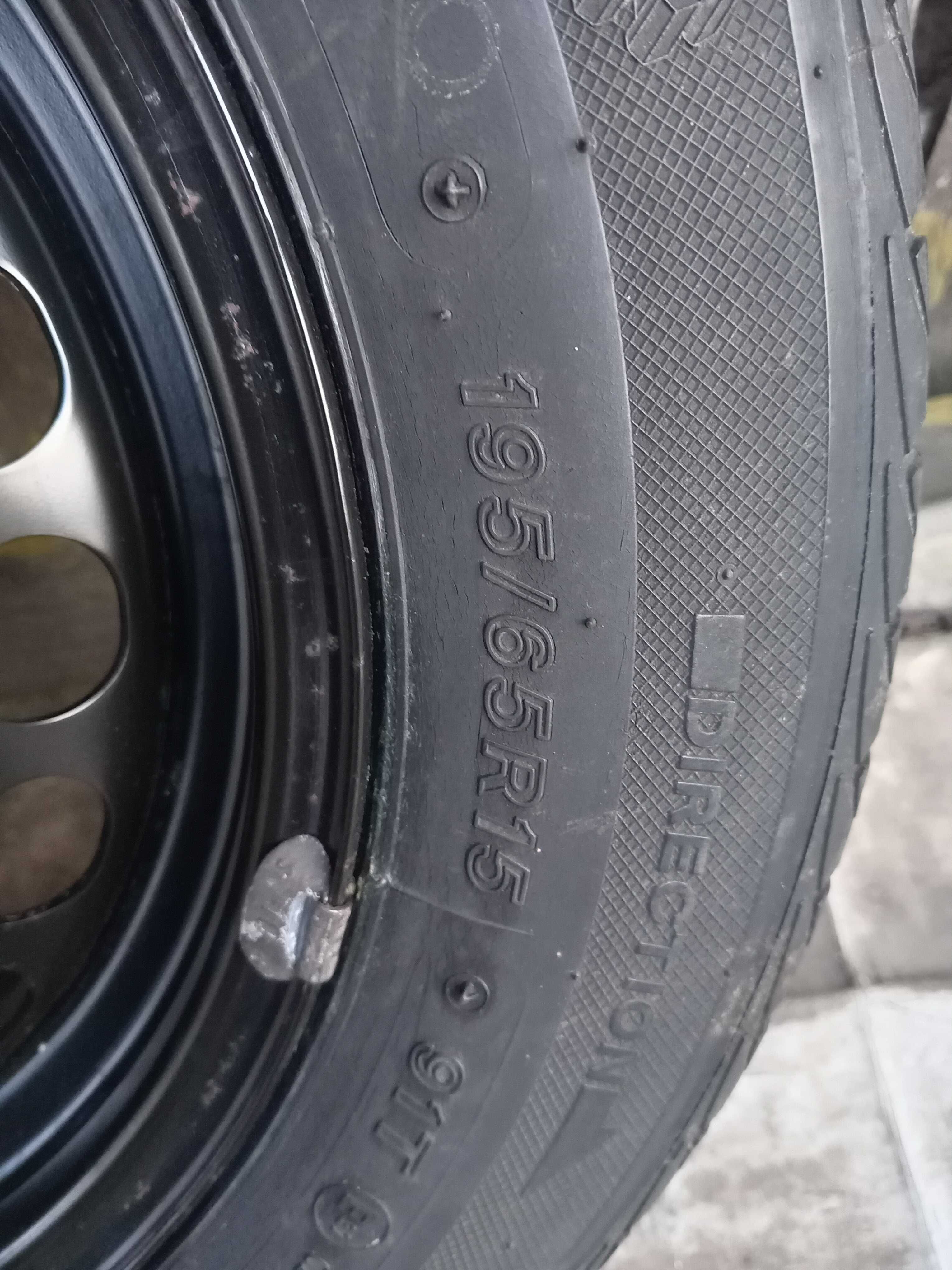 Продавам джанта с гума
