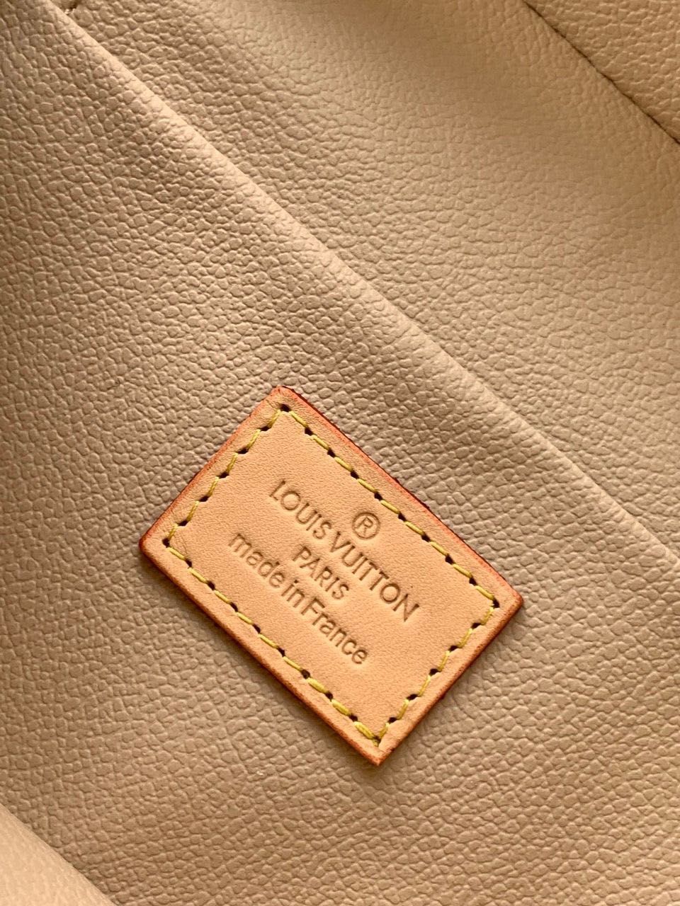 Louis vuitton чанта клъч мини вариант