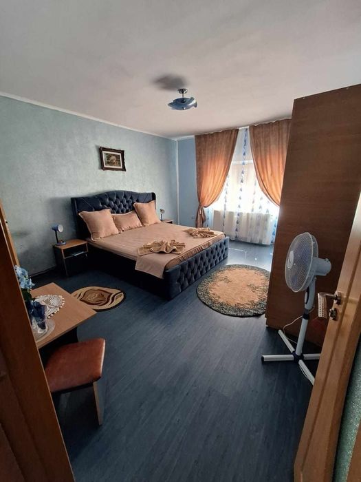 Casa de Crăciun în Băile Herculane – 12 locuri, ciubăr & saună