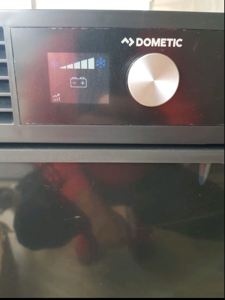 Компресорен Хладилник Dometic за кемпер